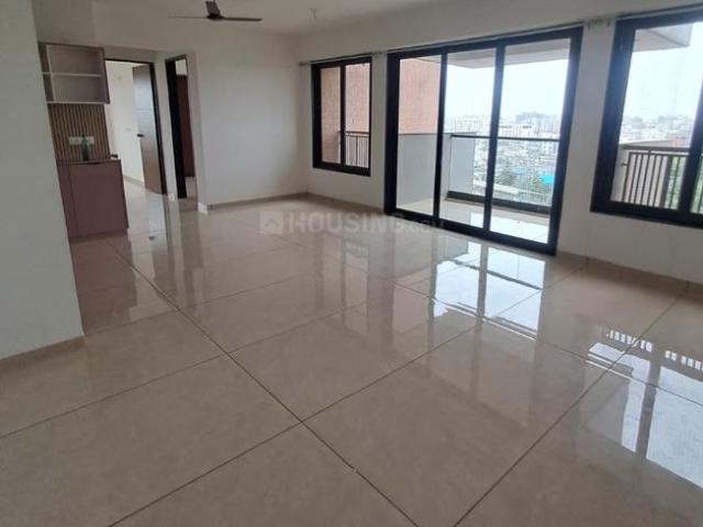 3 BHK Apartment in Bodakdev for rent Ahmedabad. The reference number is 21180743