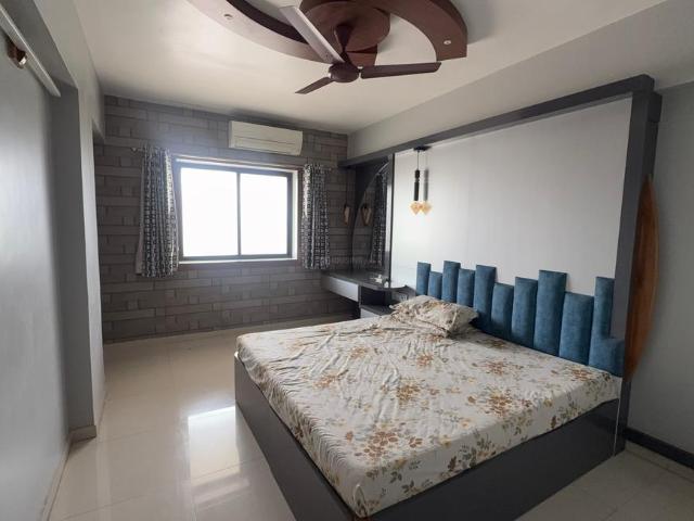 3 BHK Apartment in Bodakdev for resale Ahmedabad. The reference number is 20580188