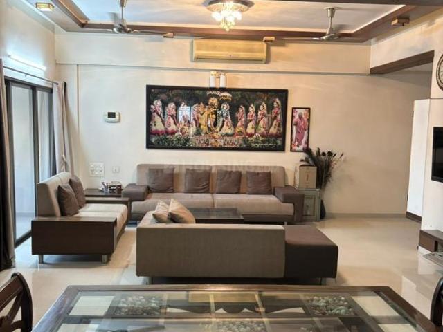 3 BHK Apartment in Bodakdev for resale Ahmedabad. The reference number is 20120717