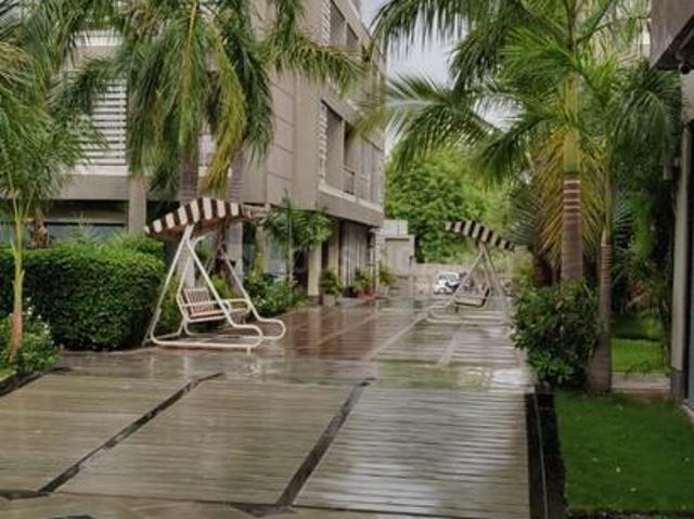 3 BHK Apartment in Bodakdev for resale Ahmedabad. The reference number is 20121383