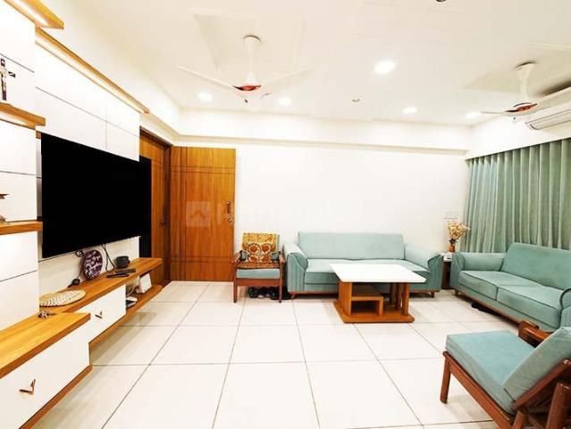 3 BHK Apartment in Bodakdev for resale Ahmedabad. The reference number is 21017028