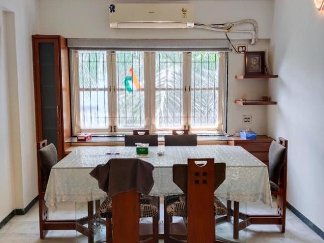 3 BHK Apartment in Bodakdev for resale Ahmedabad. The reference number is 21089180