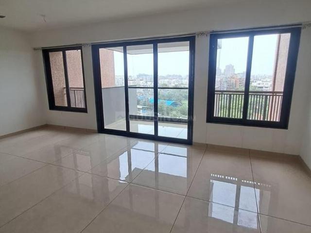 3 BHK Apartment in Bodakdev for resale Ahmedabad. The reference number is 21211452