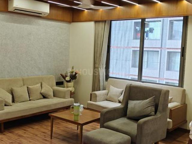3 BHK Apartment in Bopal for rent Ahmedabad. The reference number is 18785052