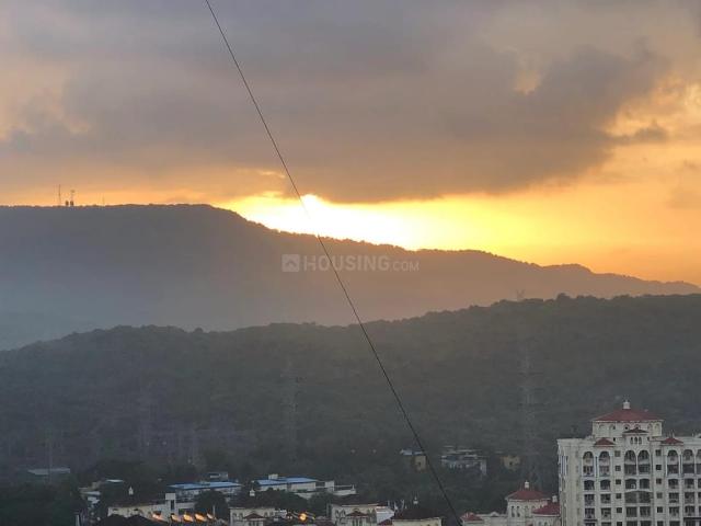 3 BHK Apartment in Borivali East for rent Mumbai. The reference number is 18465443