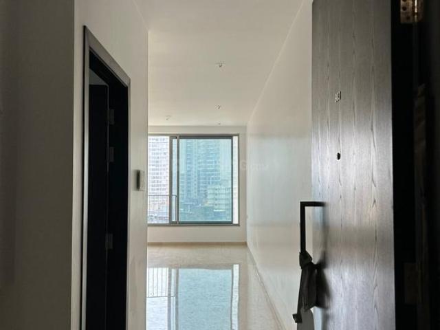 3 BHK Apartment in Borivali East for rent Mumbai. The reference number is 18131007