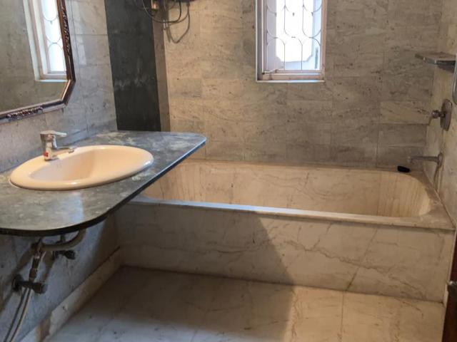 3 BHK Apartment in Ballygunge for rent Kolkata. The reference number is 20676222