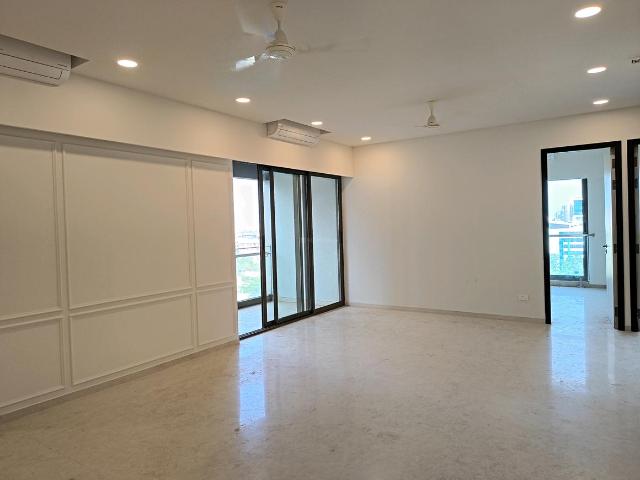 3 BHK Apartment in Bandra East for rent Mumbai. The reference number is 17683754