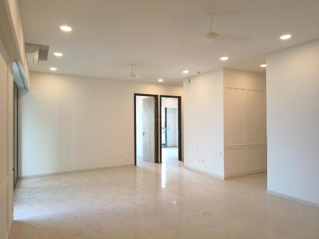 3 BHK Apartment in Bandra East for rent Mumbai. The reference number is 18165657
