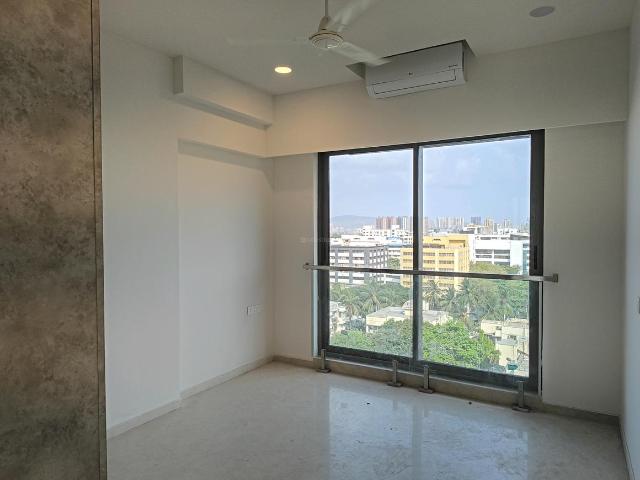 3 BHK Apartment in Bandra East for rent Mumbai. The reference number is 19355575