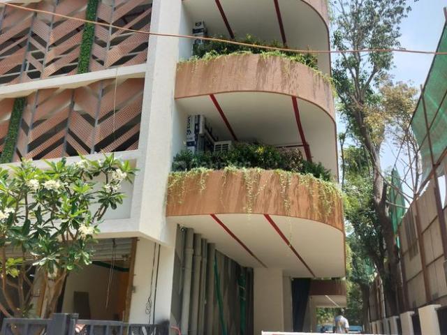3 BHK Apartment in Bandra East for rent Mumbai. The reference number is 20211928