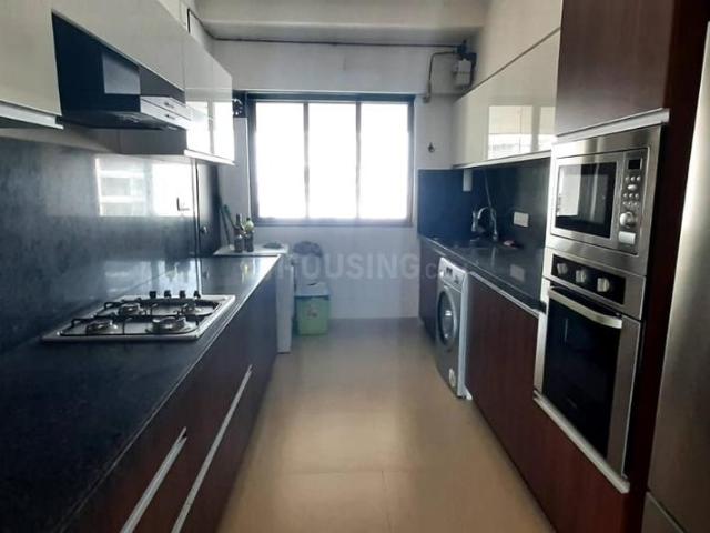 3 BHK Apartment in Bandra West for rent Mumbai. The reference number is 10512403