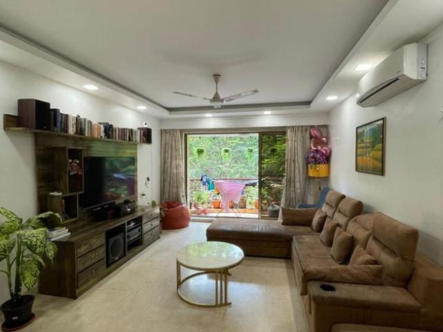 3 BHK Apartment in Bandra West for rent Mumbai. The reference number is 20990432