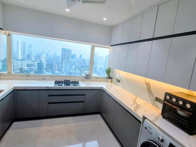 3 BHK Apartment in Bandra West for rent Mumbai. The reference number is 21004986