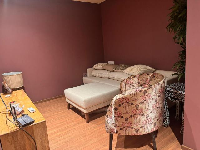 3 BHK Apartment in Bandra West for rent Mumbai. The reference number is 21085358