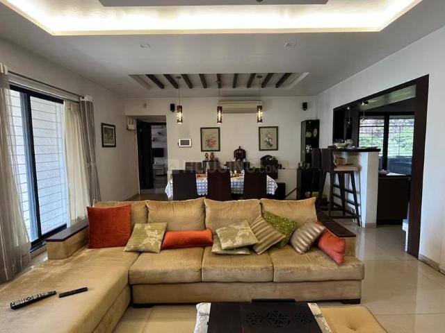 3 BHK Apartment in Baner for rent Pune. The reference number is 21026095