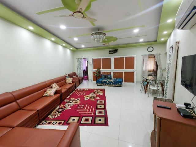 3 BHK Apartment in Basheer Bagh for rent Hyderabad. The reference number is 21285444