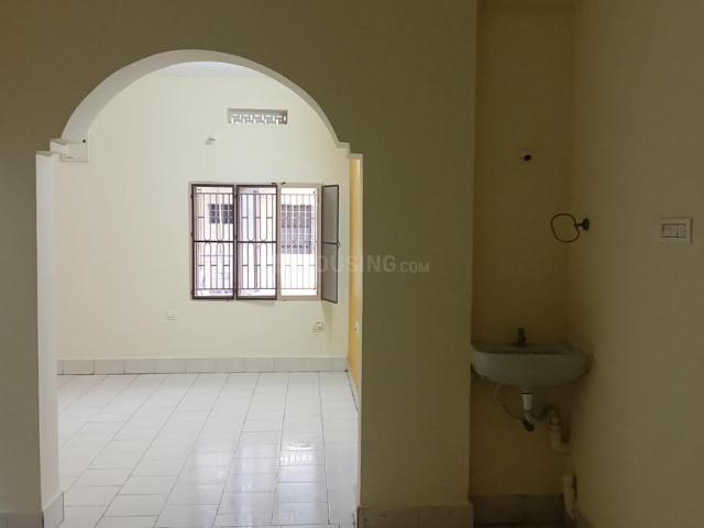 3 BHK Apartment in Benz Circle for rent Vijayawada. The reference number is 20900588