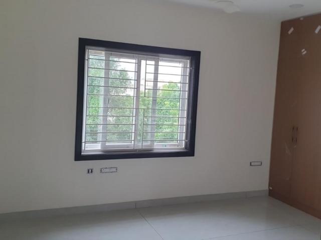 3 BHK Apartment in Benz Circle for resale Vijayawada. The reference number is 20742555