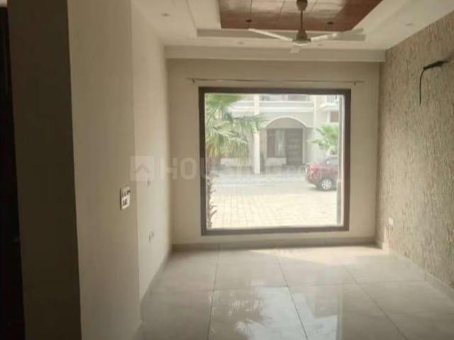 3 BHK Apartment in Bhabat for resale Zirakpur. The reference number is 21190288