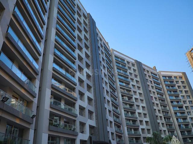 3 BHK Apartment in Bhatha for resale Surat. The reference number is 21129381