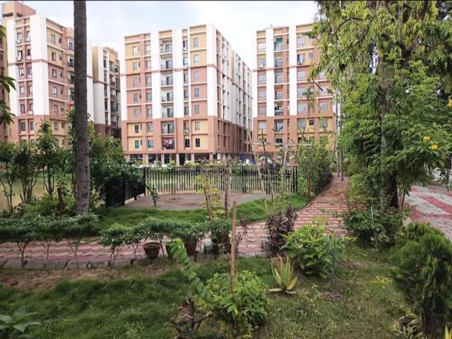 3 BHK Apartment in Birati for resale Kolkata. The reference number is 20639284