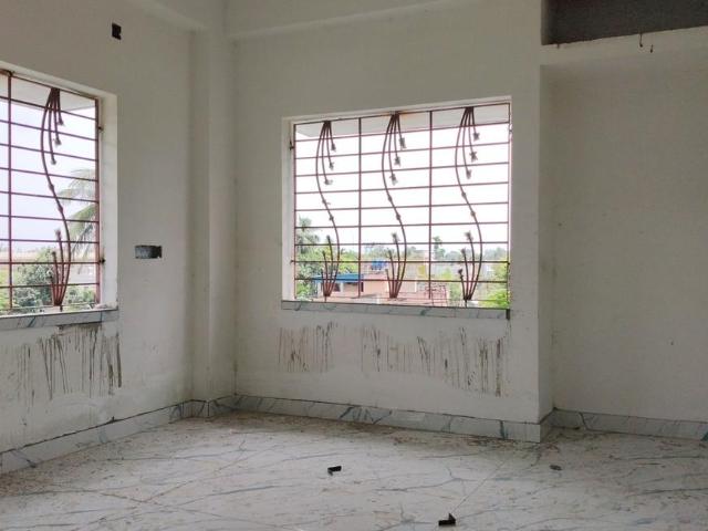 3 BHK Apartment in Nimta for resale Kolkata. The reference number is 20944601