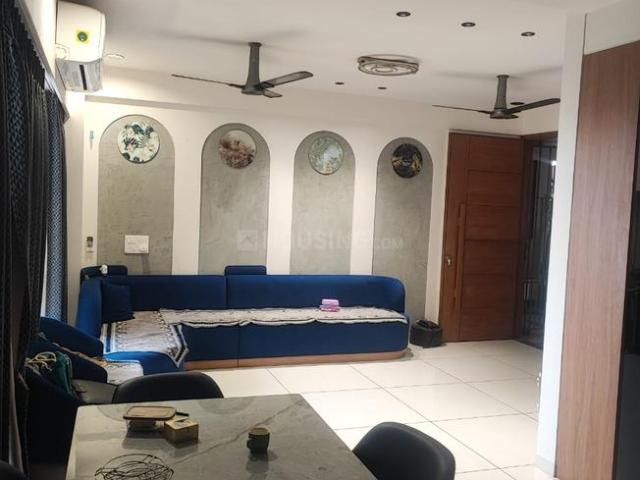 3 BHK Apartment in Gota for rent Ahmedabad. The reference number is 20192947