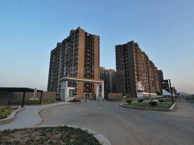 3 BHK Apartment in Gota for rent Ahmedabad. The reference number is 21142608