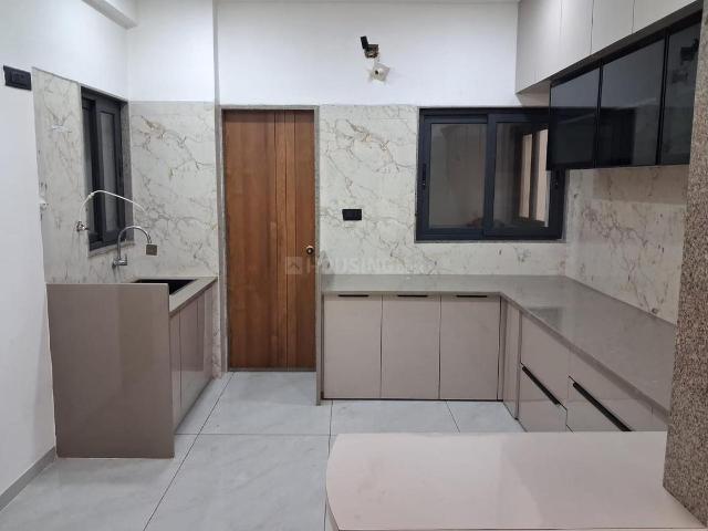 3 BHK Apartment in Gotri for rent Vadodara. The reference number is 21105532