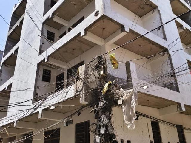 3 BHK Apartment in Govindpuram for resale Ghaziabad. The reference number is 19991056