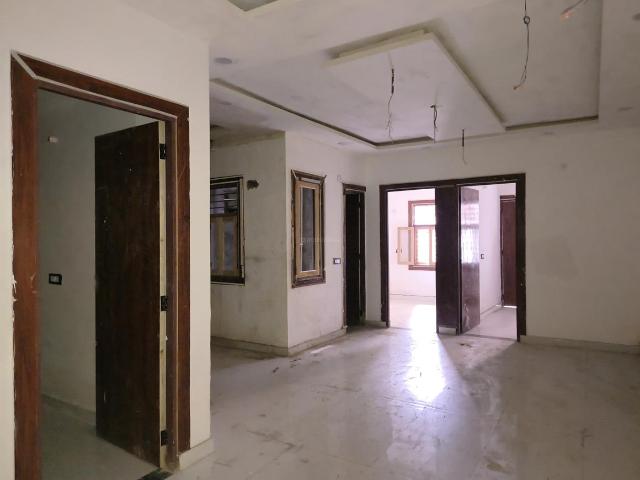 3 BHK Apartment in Govindpuram for resale Ghaziabad. The reference number is 21128150