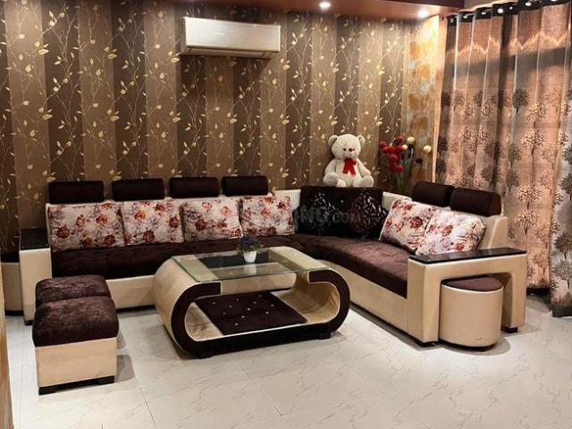 3 BHK Apartment in Gomti Nagar for rent Lucknow. The reference number is 21332007