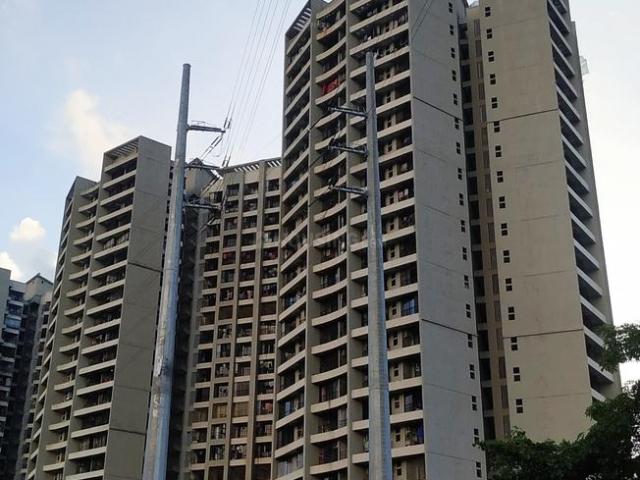 3 BHK Apartment in Goregaon West for resale Mumbai. The reference number is 21325680