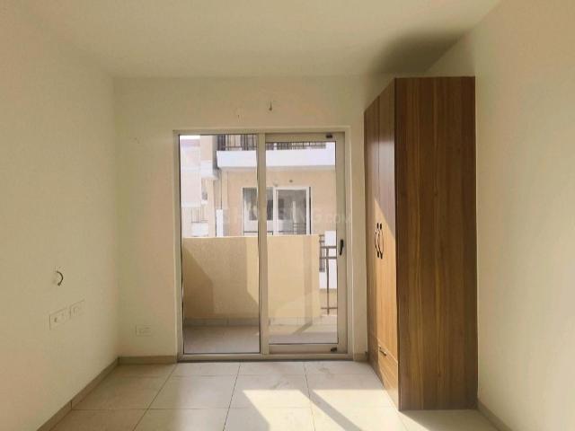 3 BHK Apartment in Gazipur for rent Zirakpur. The reference number is 19747402