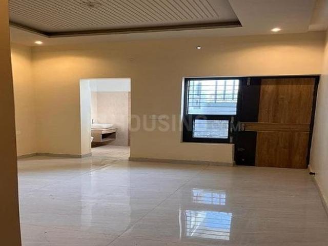 3 BHK Apartment in Gazipur for rent Zirakpur. The reference number is 20550838