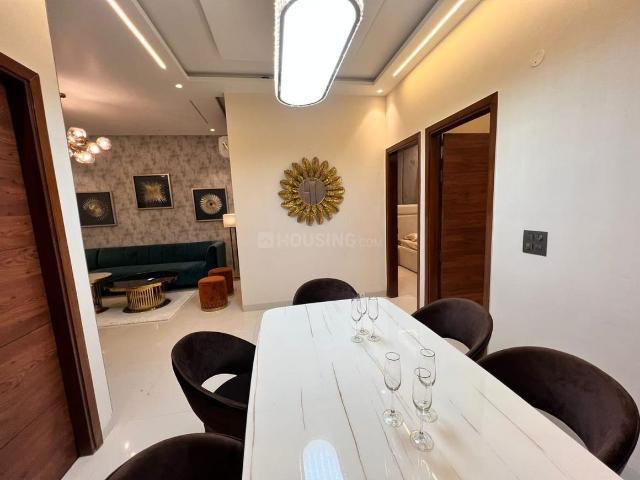 3 BHK Apartment in Gazipur for resale Zirakpur. The reference number is 18296113