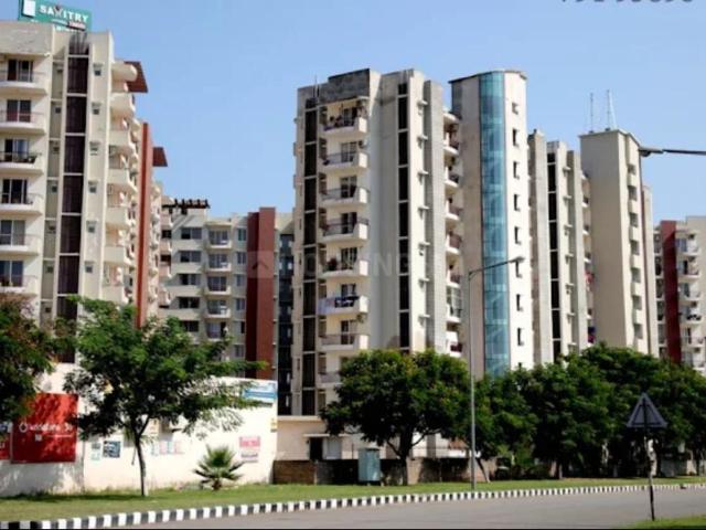 3 BHK Apartment in Gazipur for resale Zirakpur. The reference number is 20155046