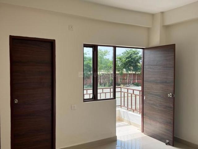 3 BHK Apartment in Ganga Nagar for rent Meerut. The reference number is 20718956