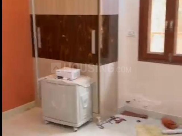 3 BHK Apartment in Ganesh Nagar for resale New Delhi. The reference number is 20146525