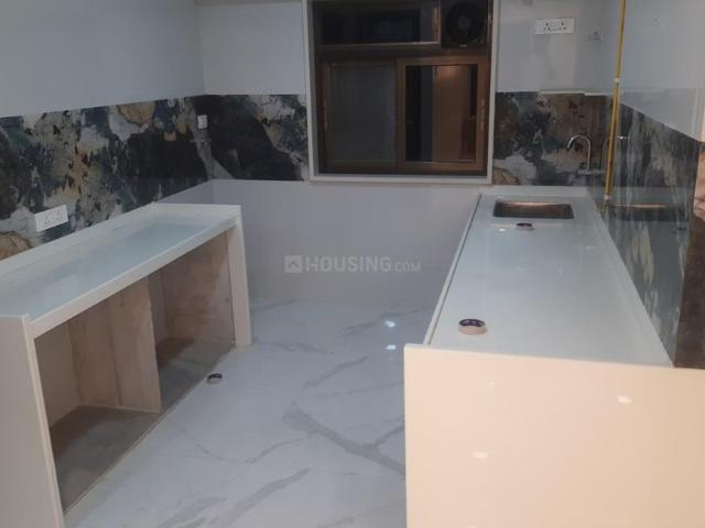 3 BHK Apartment in Ghatkopar East for rent Mumbai. The reference number is 19142819