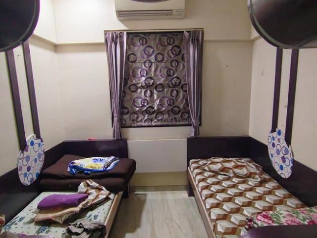 3 BHK Apartment in Gultekdi for resale Pune. The reference number is 19615242