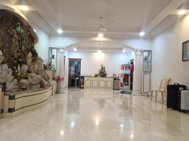 3 BHK Apartment in Dadar East for rent Mumbai. The reference number is 17800997