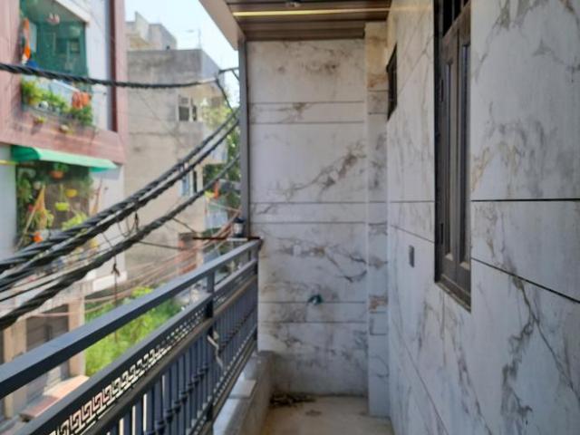 3 BHK Apartment in Deenpur for resale New Delhi. The reference number is 21344291
