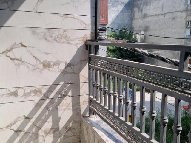 3 BHK Apartment in Deenpur for resale New Delhi. The reference number is 21344296