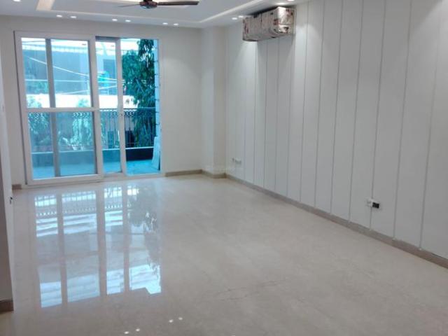 3 BHK Apartment in Defence Colony for rent New Delhi. The reference number is 10636511