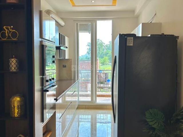 3 BHK Apartment in Dhakoli for resale Zirakpur. The reference number is 21248563