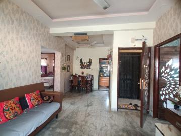 3 BHK Apartment in Dhakuria for resale Kolkata. The reference number is 19225087
