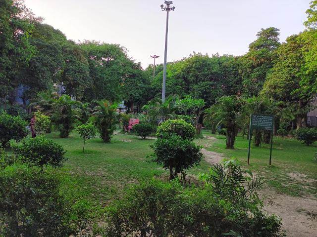 3 BHK Apartment in Dilshad Garden for resale New Delhi. The reference number is 20108960