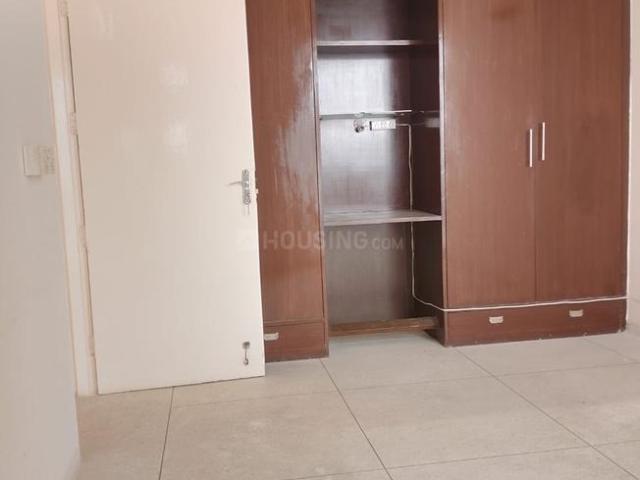 3 BHK Apartment in DLF Phase 5 for rent Gurgaon. The reference number is 15566150